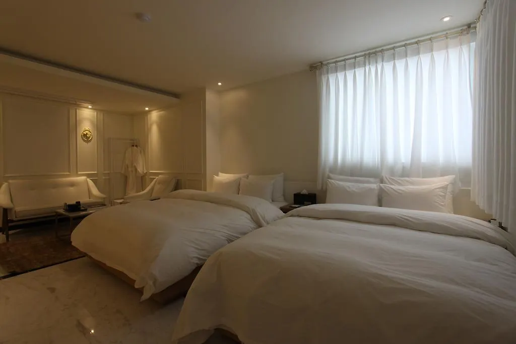Premier Hotel Xym Seul 2*,